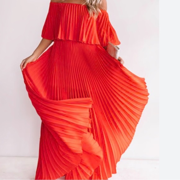 ALTAR’D STATE Elegant Long Black Pleated Maxi Dress - Picture 10 of 10